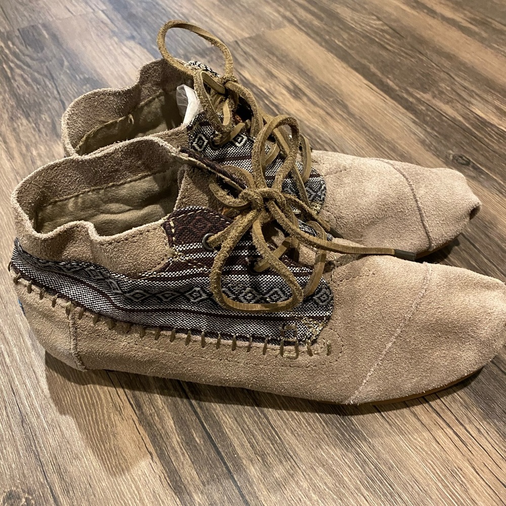 Tom’s Tribal Suede Booties